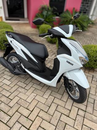 YAMAHA FLUO 125 HYBRID CONNECTED ABS YAMAHA FLUO 125 HYBRID CONNECTED ABS